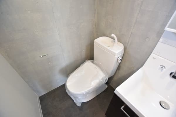 コルク本駒込 4階のトイレ 2