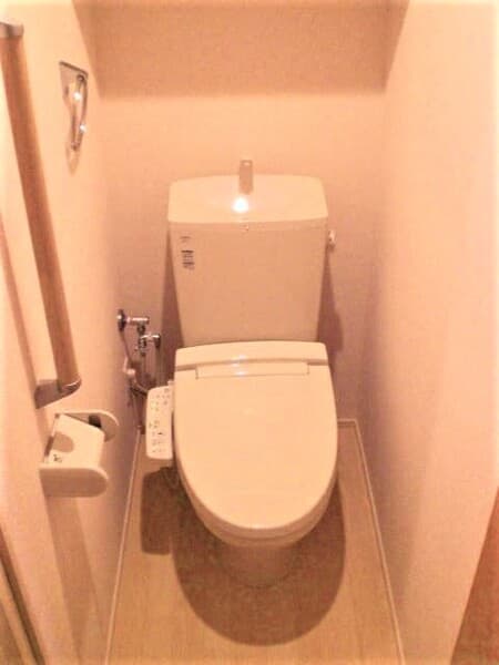 クレイノスヨン 2階のトイレ 1