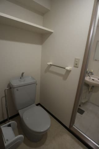 菱和パレス九段 6階のトイレ 1