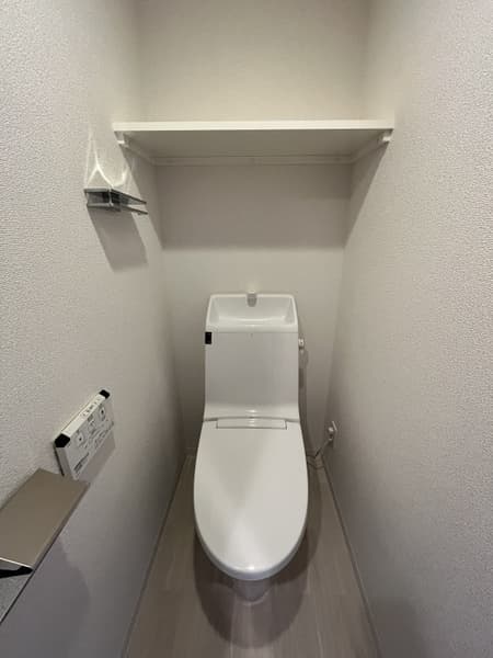 ジュイールパルフェ西新井 4階のトイレ 1
