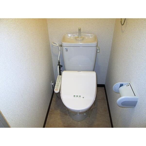 ロアール早稲田 3階のトイレ 1