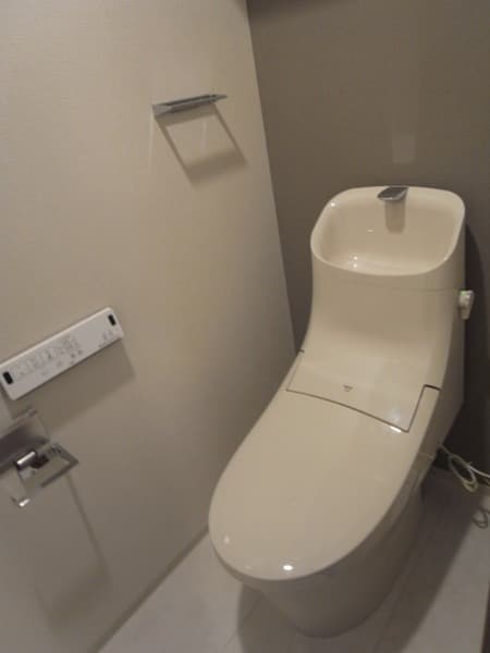 SPERO CASA(スペロカーサ) 6階のトイレ 1