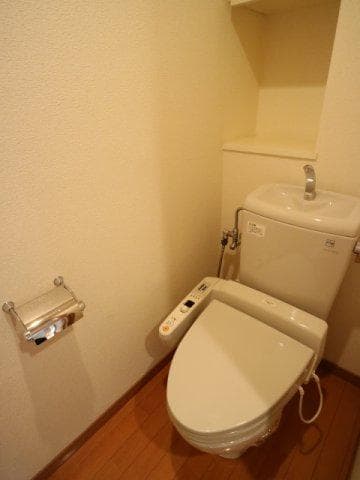 プライムアーバン中目黒Ⅱ 3階のトイレ 1