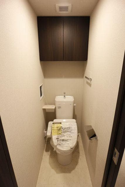 コンシェリア池袋 ＴＨＥ ＲＥＳＩＤＥＮＣＥ ＷＥＳＴ 6階のトイレ 1