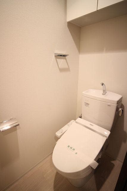 コンシェリア駒沢 ＴＨＥ ＲＥＳＩＤＥＮＣＥ 1階のトイレ 1