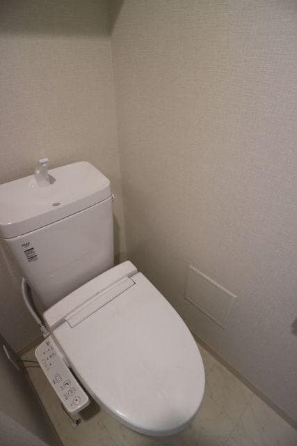 コンシェリア品川 ＢＡＹＳＩＤＥ ＣＯＵＲＴ 3階のトイレ 1