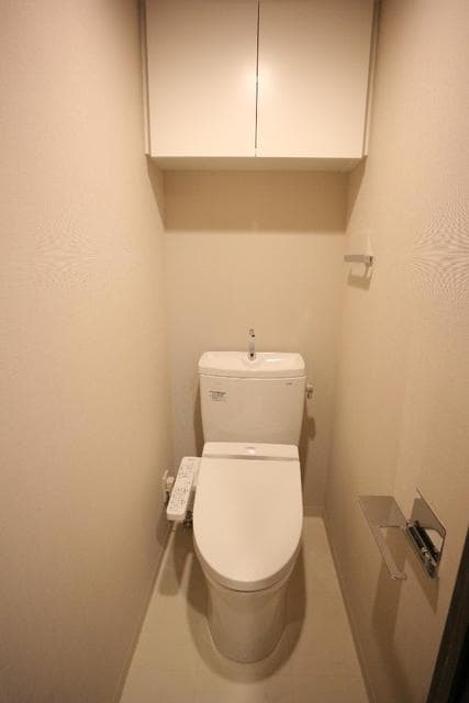 コンシェリア目白　ＴＨＥ　ＧＲＡＮＤ　ＲＥＳＩＤＥＮＣＥ 3階のトイレ 1