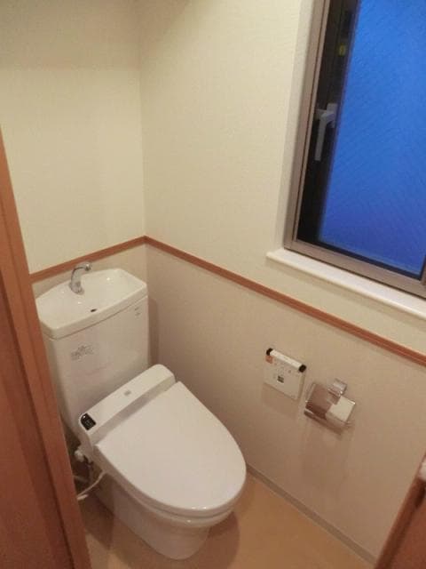 エルスタンザ中野新井 2階のトイレ 1