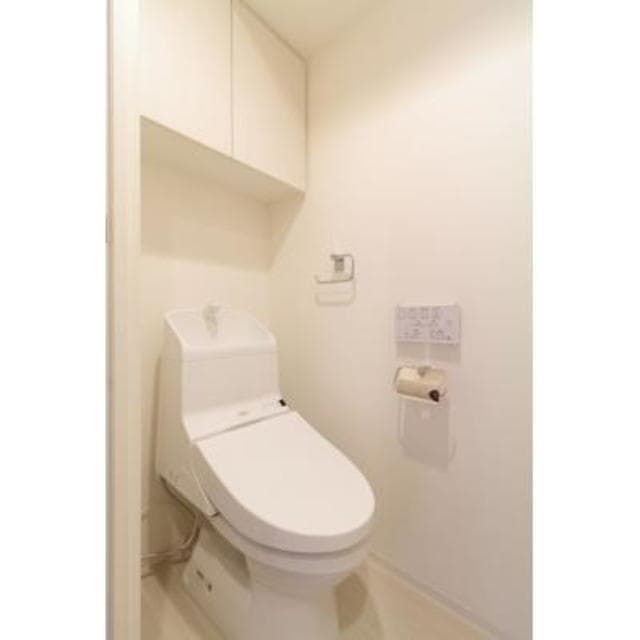 シェフルール西早稲田ラヴィーナ 4階のトイレ 1
