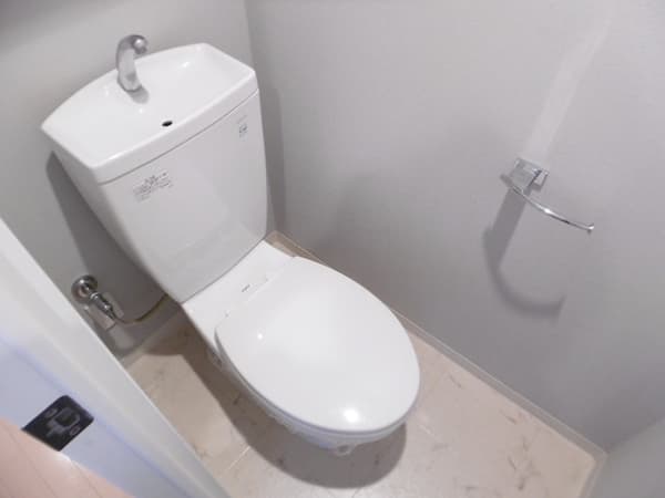 リ－フコンフォ－ト赤羽 6階のトイレ 1