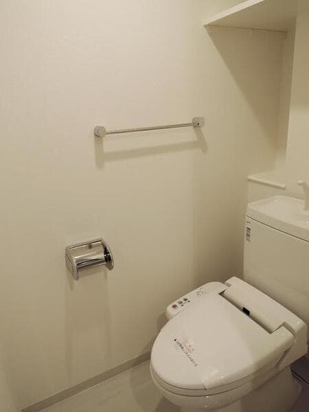 ＡＣＯＬＴ新宿落合 8階のトイレ 1