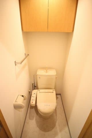 菱和パレス広尾 3階のトイレ 1