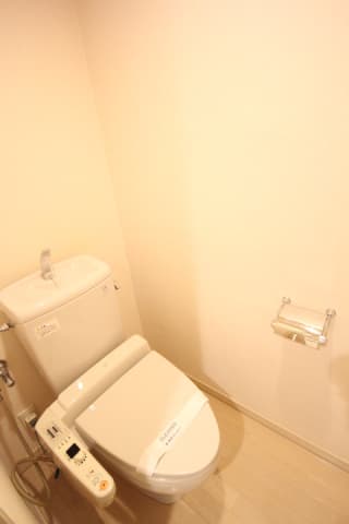 プライムアーバン中目黒Ⅱ 8階のトイレ 1