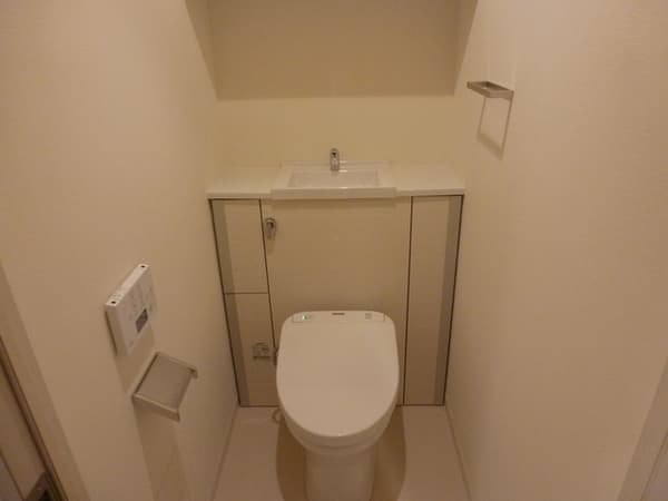 プレジリア東日本橋 11階のトイレ 1