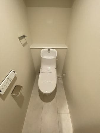 新宿御苑荘 1階のトイレ 1