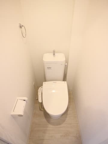 ＦＵＳＩＯＮ大森 5階のトイレ 1