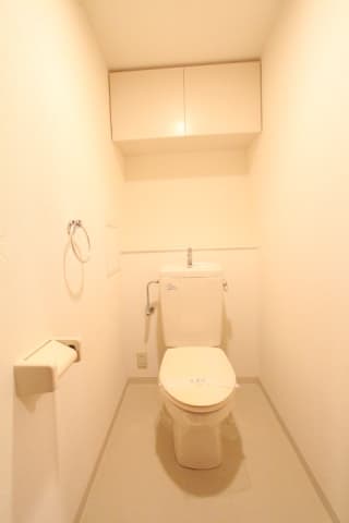 アレンダール目黒 7階のトイレ 1
