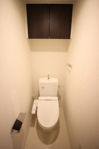コンシェリア新宿 ＨＩＬＬＳＩＤＥ ＳＱＵＡＲＥ 12階のトイレ 1