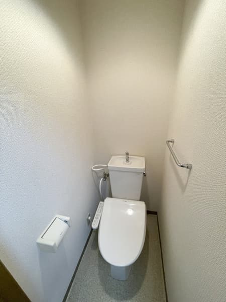 アゼリア動坂 205のトイレ 1