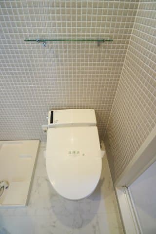 プライムアーバン西早稲田 4階のトイレ 1