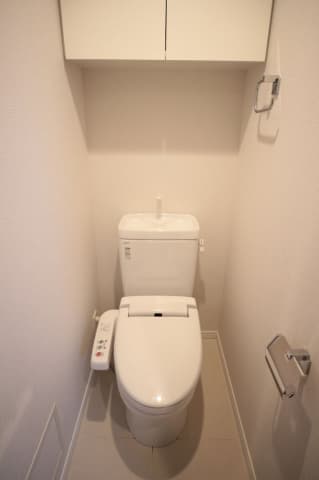 コンシェリア浅草 3階のトイレ 1