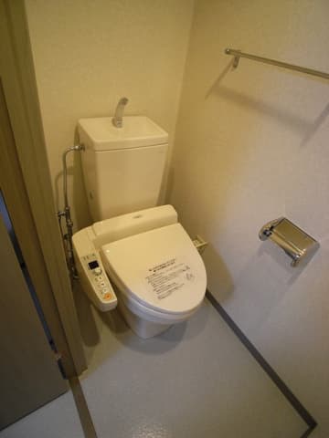 菱和パレス高輪壱番館 4階のトイレ 1