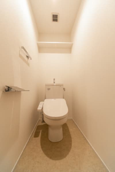 コルティーレ石神井公園 1階のトイレ 1