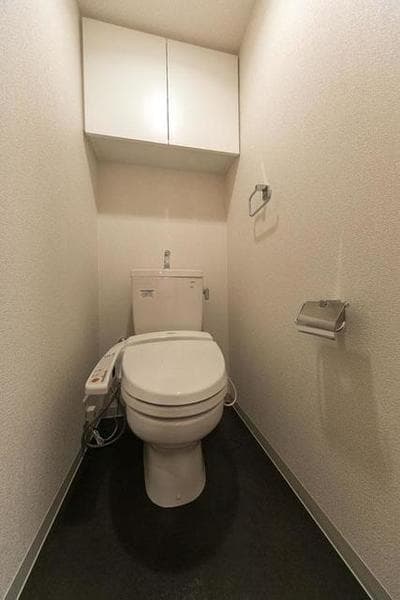 i-Suite HigashiNakano 4階のトイレ 1