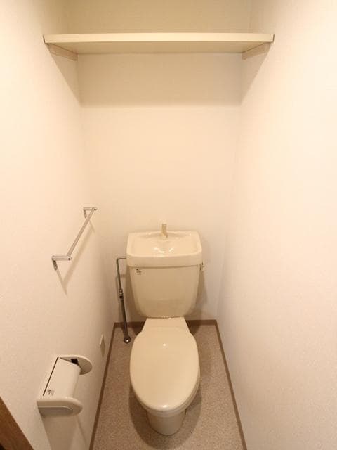 菱和パレス明大前壱番館 8階のトイレ 1