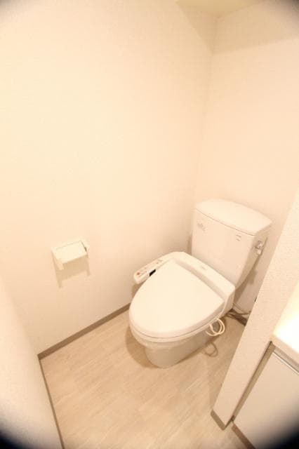 プライムアーバン西荻窪Ⅱ 4階のトイレ 1