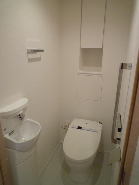 メゾンカルム本郷 10階のトイレ 1
