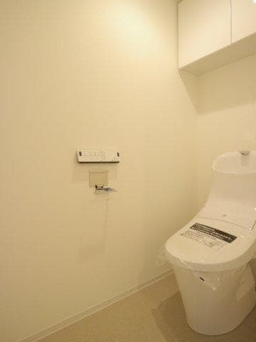 プラウドフラット浅草橋Ⅲ 8階のトイレ 1