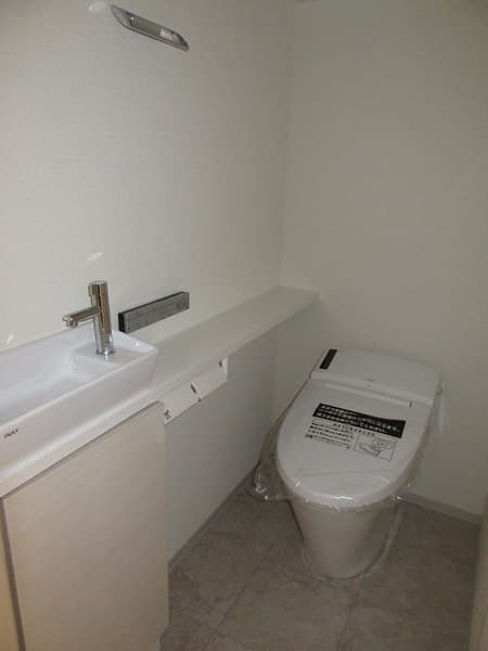 グランカーサ本駒込 2階のトイレ 1