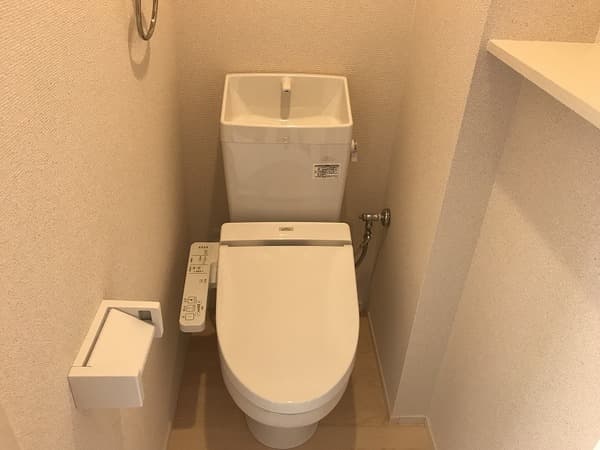 クレイノ志賀屋 3階のトイレ 1