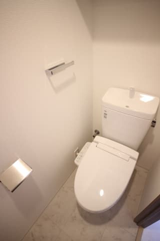 コンシェリア大塚 ＣＲＯＳＳＩＡ 3階のトイレ 1