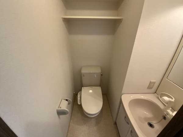 パレステュディオ芝大門 5階のトイレ 1