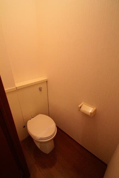アルベロアルト 2階のトイレ 1