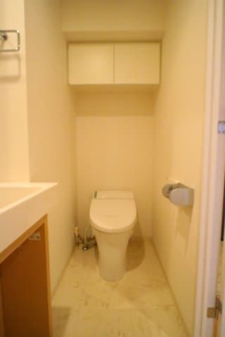 プラウドフラット荻窪Ⅱ 4階のトイレ 1