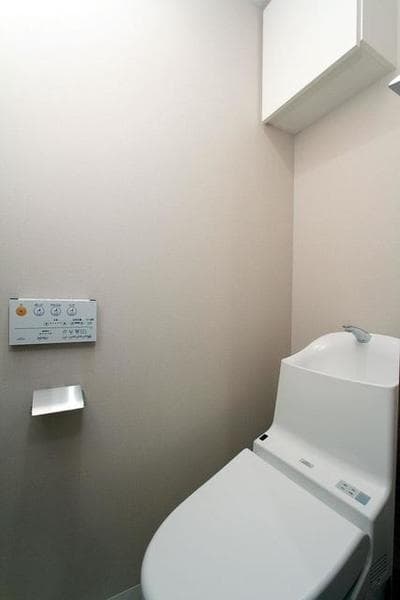 ガーデニエール砧　ＷＥＳＴ 9階のトイレ 1