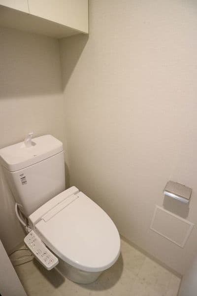 コンシェリア品川 ＢＡＹＳＩＤＥ ＣＯＵＲＴ 6階のトイレ 1