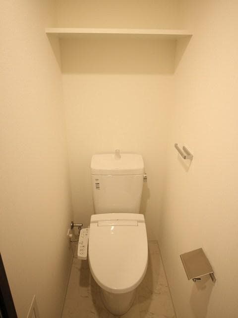 コンシェリア南麻布　ＴＯＫＹＯ　ＰＲＥＭＩＵＭ　ＷＥＳＴ 4階のトイレ 1