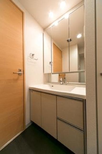 i-Suite HigashiNakano 8階の洗面所 1