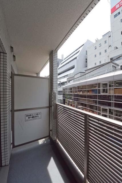 タキミハウス渋谷 5階のバルコニー 1