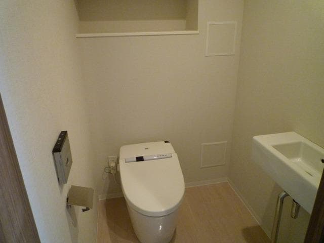 パークハビオ渋谷本町レジデンス 12階のトイレ 1