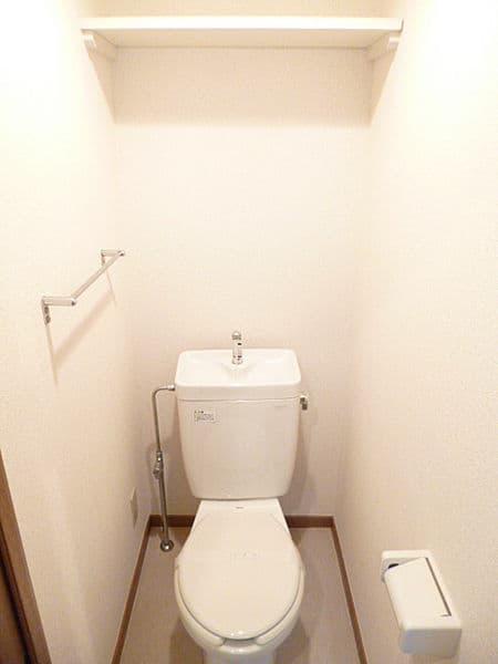 スカイコート麻布 3階のトイレ 1