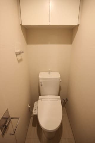 コンシェリア目黒 ＴＨＥ ＲＥＳＩＤＥＮＣＥ 2階のトイレ 1