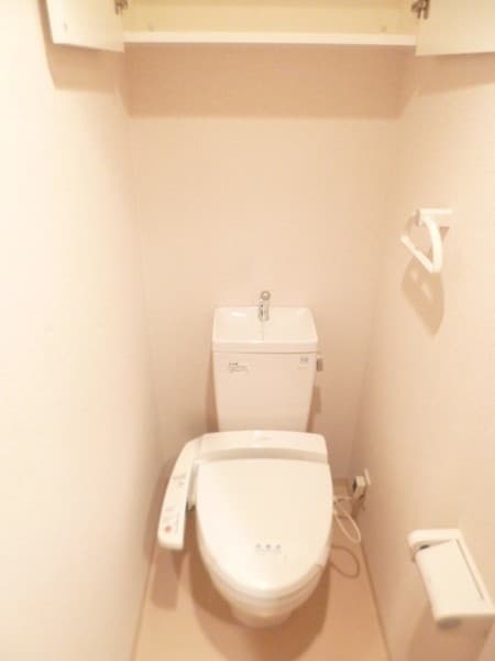 スカイコート大島 4階のトイレ 1