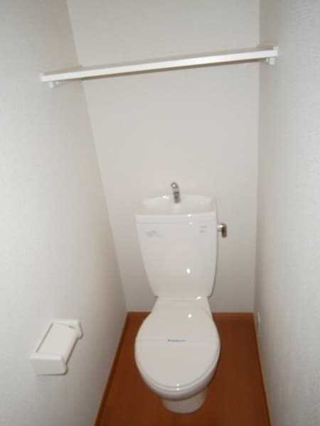 レオパレスレーヴ 203のトイレ 1