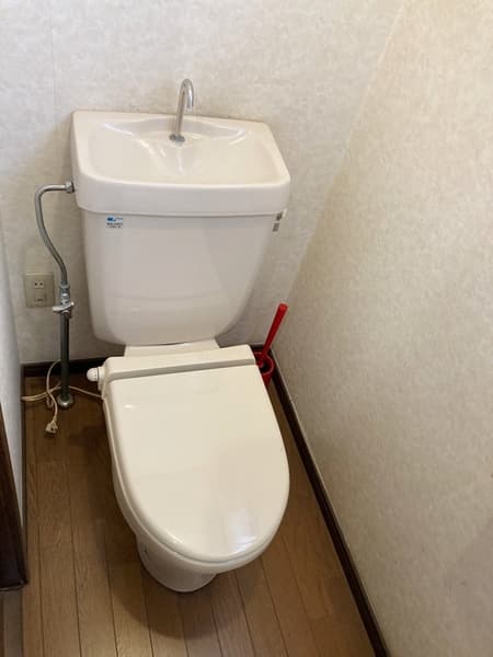 片倉町戸建 1階のトイレ 1