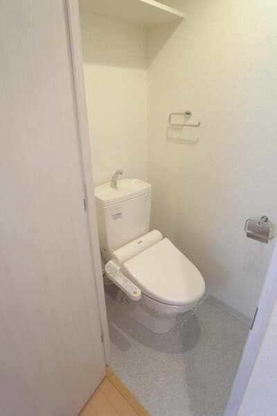 レシオイシワラ 5階のトイレ 1